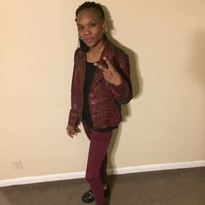 Meet your Posher, Toni